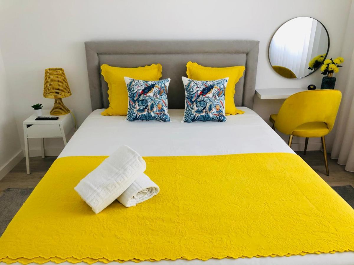 Central Tiled Apartment Aveiro Bagian luar foto