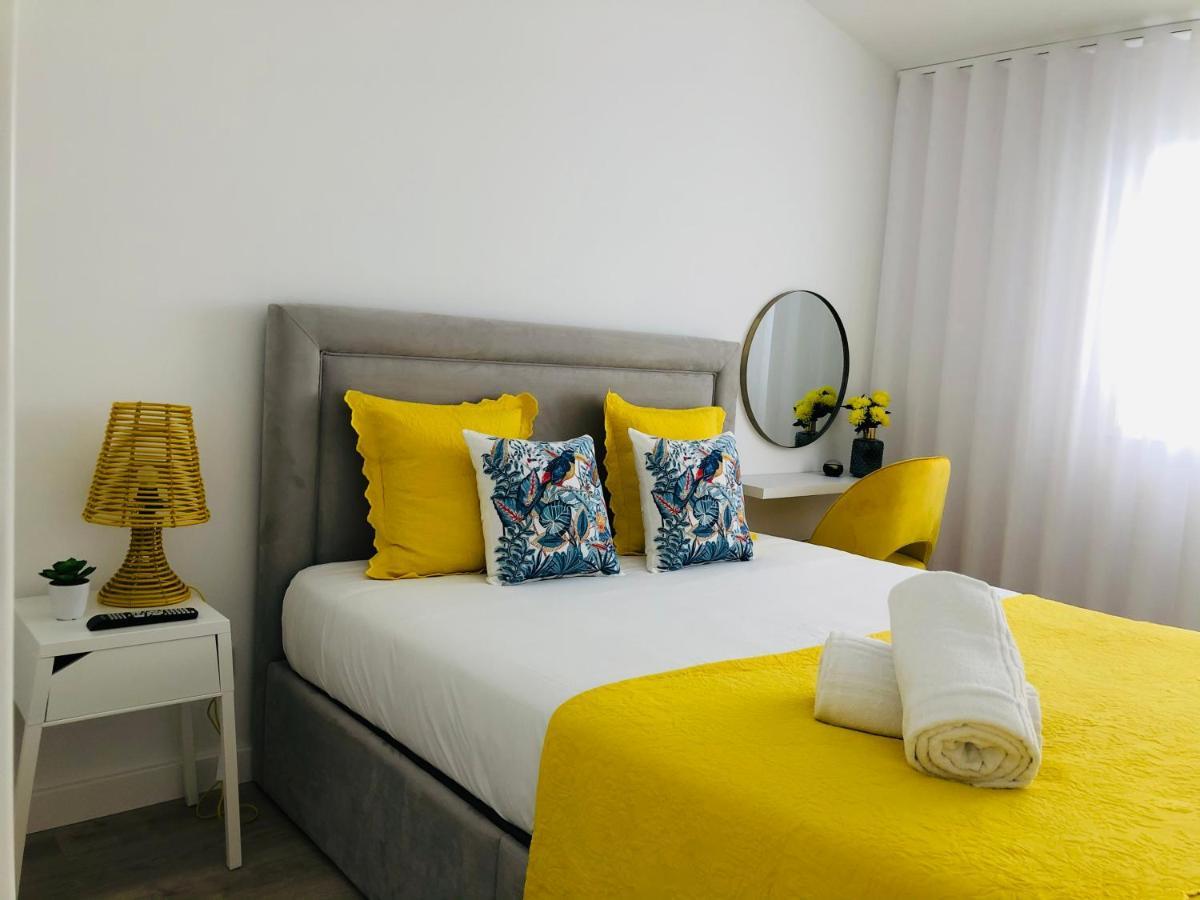 Central Tiled Apartment Aveiro Bagian luar foto