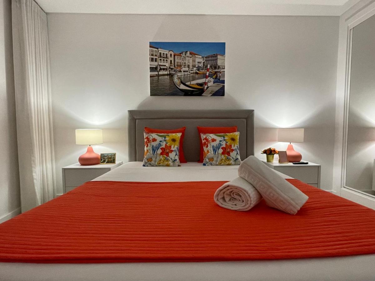 Central Tiled Apartment Aveiro Bagian luar foto