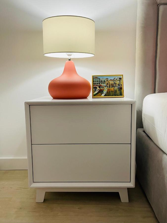 Central Tiled Apartment Aveiro Bagian luar foto