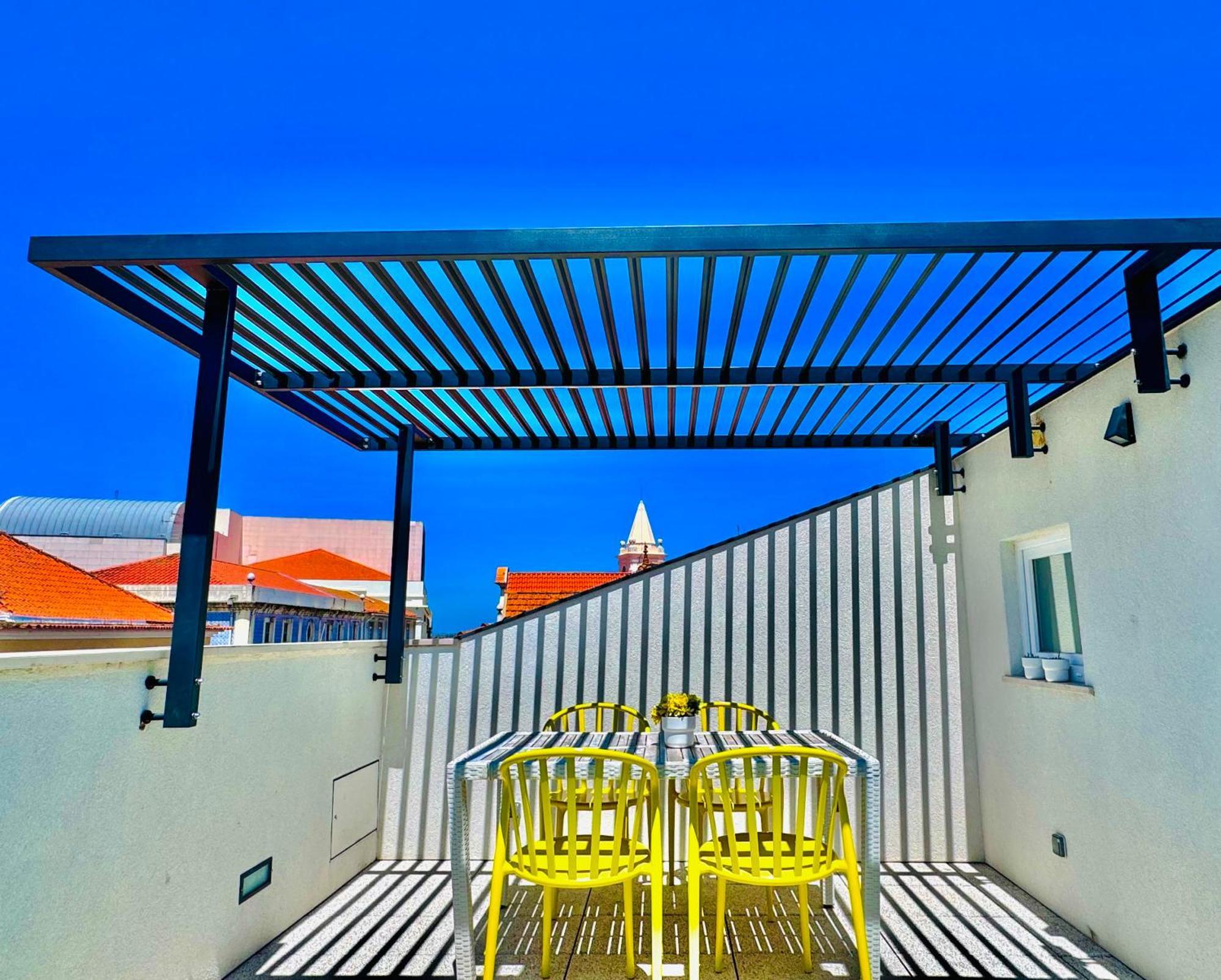 Central Tiled Apartment Aveiro Bagian luar foto
