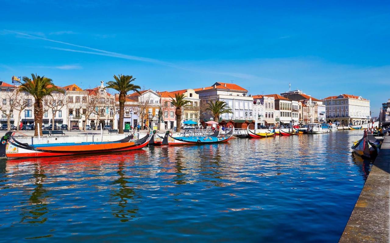 Central Tiled Apartment Aveiro Bagian luar foto