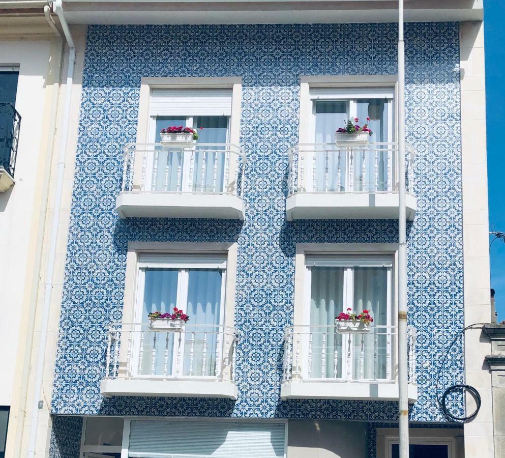 Central Tiled Apartment Aveiro Bagian luar foto